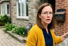 Po dvaceti letech mi zavolal člověk, od kterého bych to nikdy nečekala — řekl, že u sebe schovává něco, co patří mně, a po tom rozhovoru jsem přistoupila ke komodě, kterou jsem za celé ty roky neotevřela