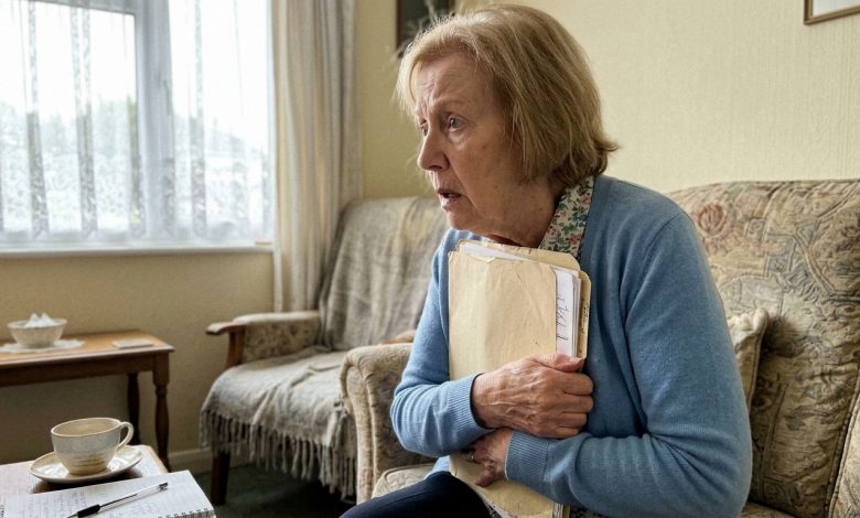 Můj syn mi slíbil, že se o mě ve stáří postará. Po podpisu smluv jsem si uvědomila, že jsem se právě udělala bezdomovkyní.