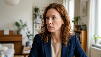 Adoptoval jsem chlapce, když mu byly čtyři roky — ve dvanácti našel v zavřené zásuvce dokumenty a v noci za mnou přišel