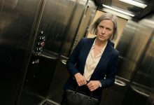 Soused odnaproti mě zastavil ve výtahu a řekl: „Jste zase sama? Manžel vás opustil, nebo jste odešla sama?“ S úsměvem. Jako by to byla úplně normální otázka. Dveře výtahu se zavřely. Jeli jsme do osmého patra. A za těch třicet vteřin jsem mu řekla všechno, co si o něm myslím. Vystoupil mlčky. A od té doby zdraví, aniž by zvedl oči. Soused odnaproti mě zastavil ve výtahu a řekl: „Jste zase sama? Manžel vás opustil, nebo jste odešla sama?“ S úsměvem. Jako by to byla úplně normální otázka. Dveře výtahu se zavřely. Jeli jsme do osmého patra. A za těch třicet vteřin jsem mu řekla všechno, co si o něm myslím. Vystoupil mlčky. A od té doby zdraví, aniž by zvedl oči.