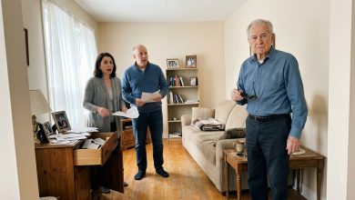 Moji příbuzní si mysleli, že okrádají slepého starce — pak si sundal brýle a podíval se přímo na ně