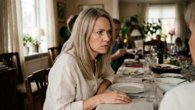 S manželem jsme přišli k jeho rodičům na večeři. Tchyně prostřela stůl, posadila se a řekla mi: „Schválně jsem pro tebe nic nepřipravovala, stejně jsi pořád na dietě, i když by ti neuškodilo jíst normálně, jinak si můj syn brzy najde jinou. Manžel si vzal chlebíček a mlčel. A tehdy jsem vstala a …“ S manželem jsme přišli k jeho rodičům na večeři. Tchyně prostřela stůl, posadila se a řekla mi: „Schválně jsem pro tebe nic nepřipravovala, stejně jsi pořád na dietě, i když by ti neuškodilo jíst normálně, jinak si můj syn brzy najde jinou. Manžel si vzal chlebíček a mlčel. A tehdy jsem vstala a …“