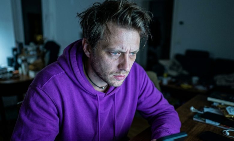 Manželka mě požádala, abych neotevíral její starý notebook — vydržel jsem to měsíc, ale jedné noci jsem ho otevřel a nedokázal zavřít až do rána Manželka mě požádala, abych neotevíral její starý notebook — vydržel jsem to měsíc, ale jedné noci jsem ho otevřel a nedokázal zavřít až do rána