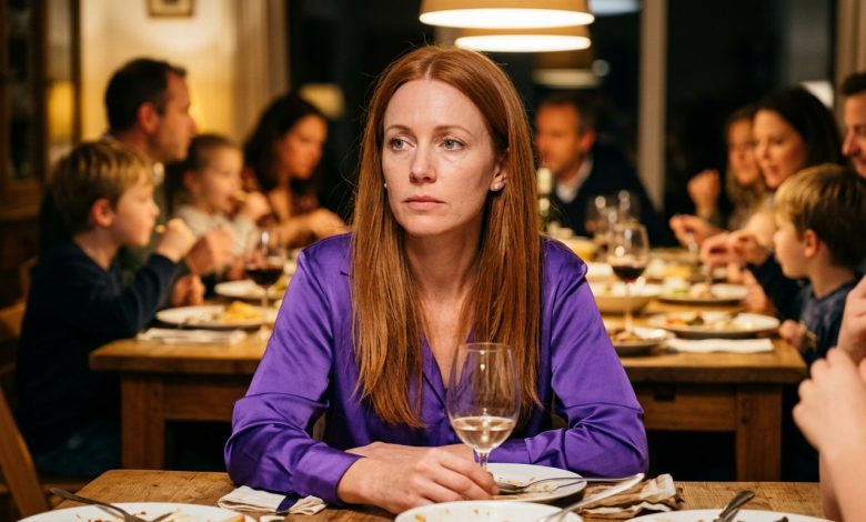 Na rodinné večeři manžel řekl jednu věc před všemi — a já pocítila, jak se ve mně něco uzavřelo