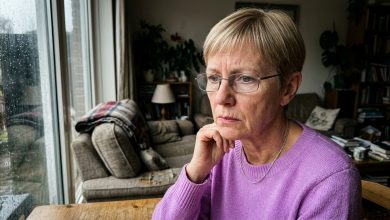 Snacha mě požádala, abych po nedělní večeři ještě zůstala — položila na stůl několik listů papíru a začala je nahlas číst, a když jsem dočetla poslední stránku, jako by se mi zhroutil svět pod nohama