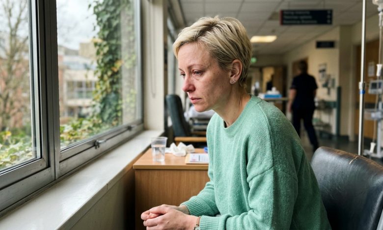 „Tři roky jsem každý večer hlídala dětem své sestry — pomáhala jsem jí, protože to prý „nezvládá“. Když se můj syn dostal do nemocnice a já ji poprosila, aby mi pomohla, řekla: „Promiň, mám manikúru, jsem objednaná už dlouho.“ Odložila jsem telefon a udělala něco, co bych od sebe samotné nikdy nečekala“ „Tři roky jsem každý večer hlídala dětem své sestry — pomáhala jsem jí, protože to prý „nezvládá“. Když se můj syn dostal do nemocnice a já ji poprosila, aby mi pomohla, řekla: „Promiň, mám manikúru, jsem objednaná už dlouho.“ Odložila jsem telefon a udělala něco, co bych od sebe samotné nikdy nečekala“