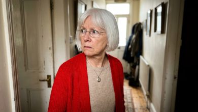 Přihlásila jsem se na tanec — jedna žena jízlivě poznamenala, že důchodci patří do jiného sálu, a já odpověděla tak, že celý sál ztichl