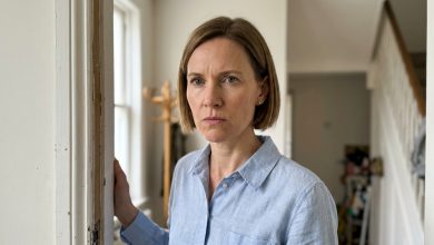 Řekla jsem mámě, že odcházím od manžela. Vyslechla mě. Chvíli mlčela. A pak se zeptala: „A co na to řekne sousedka ze třetího patra?“ Ne jak se mám já. Ne co bude s dětmi. Sousedka. Zabouchla jsem dveře tak, že se rozechvěla skla. A řekla jsem jí všechno, co se ve mně hromadilo dvacet let…