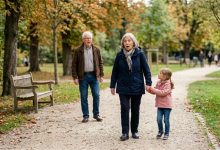 Když jsem se procházela s vnučkou, zaslechla jsem, jak někdo volá moje jméno. Otočila jsem se a uviděla tvář z dob před čtyřiceti lety.