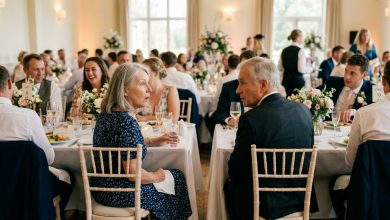 Po letech osamělosti jsem přijala svatební pozvání. U stolu vedle mě seděl muž, který odešel z mého života beze slova v roce 1987.