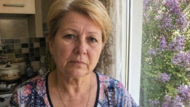 Syn mě požádal, abych nejezdila na jeho svatbu do zahraničí — řekl, že rodina nevěsty je „z jiného světa” a budu se cítit nesvá. Týden po svatbě přišel balíček od jeho tchýně…