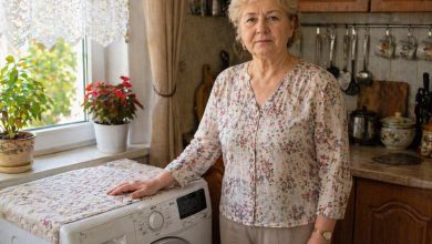 Po smrti manžela zůstalo na účtu trochu úspor. Syn řekl, že by bylo bezpečnější převést je na jeho účet. Převedla jsem. O půl roku později jsem poprosila o část zpět na novou pračku — a uslyšela jsem, že musí „probrat s manželkou”…