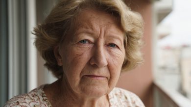 Půjčila jsem snaše padesát tisíc korun na autoškolu. Měla vrátit po první výplatě v novém zaměstnání. Práci dostala, řidičák udělala. Když jsem připomněla dluh, řekla mi něco, od čeho se mi zhroutil svět…