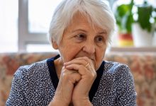 Máma se ke mně přestěhovala „jen na chvíli“… a já teď svůj život nepoznávám…