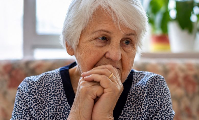 Máma se ke mně přestěhovala „jen na chvíli“… a já teď svůj život nepoznávám…