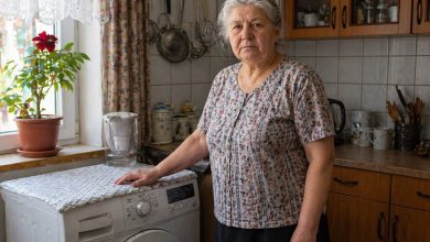 Po smrti manžela zůstalo na účtu trochu úspor. Syn řekl, že by bylo bezpečnější převést je na jeho účet. Převedla jsem. O půl roku později jsem poprosila o část zpět na novou pračku — a uslyšela jsem, že musí „probrat s manželkou”…