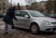 Půjčila jsem bratranci auto na stěhování. Vrátil ho po dvou týdnech s prázdnou nádrží, škrábanci na dveřích a zmačkaným nárazníkem