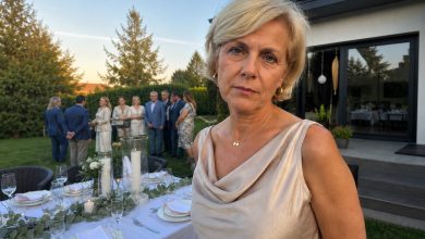 Můj manžel celý život opakoval, že bez něj jsem nikdo. Mlčela jsem, vychovávala děti, snášela jeho chlad a posměšky. Ale v den jeho jubilea, kdy mě před všemi nazval „prostě tou, co se stará o dům”, jsem vstala od stolu a udělala něco, po čem hosté přestali usmívat…