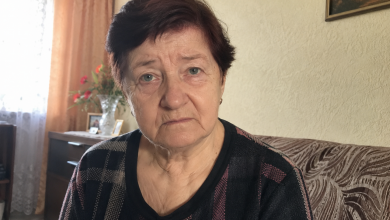 Moje děti mě po letech poprvé pozvaly na dovolenou u jezera, ale druhý den položily na stůl dokumenty o mém bytě a mém důchodu