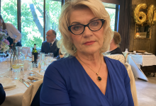Na narozeninách mého manžela vešla jeho první žena s kyticí a sedla si vedle něj, jako by ta oslava byla její. Mlčela jsem, dokud ji nenazval ženou, která ho v životě nejlépe chápala