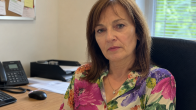 Dvacet let jsem vedla účetnictví jeho firmy bez platu, protože “to je rodinná záležitost”. Když odešel k mladší, vzal firmu a mně nechal dluhy. To, co jsem udělala potom, jsem sama sobě nevěřila